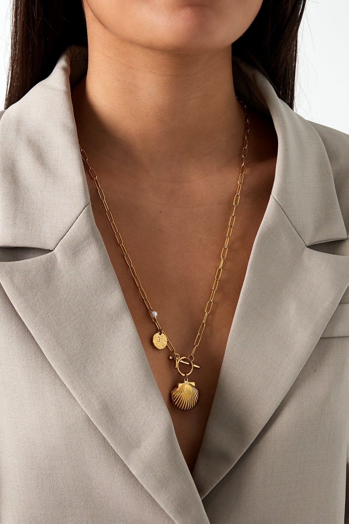shell necklace