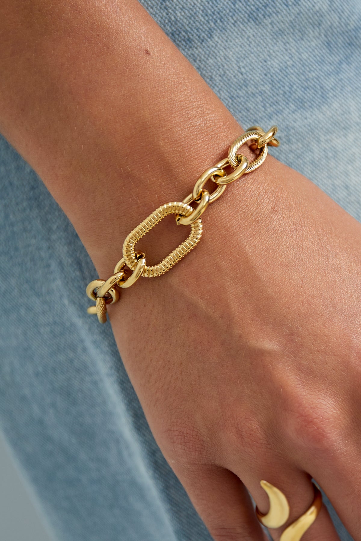 bold link chain bracelet